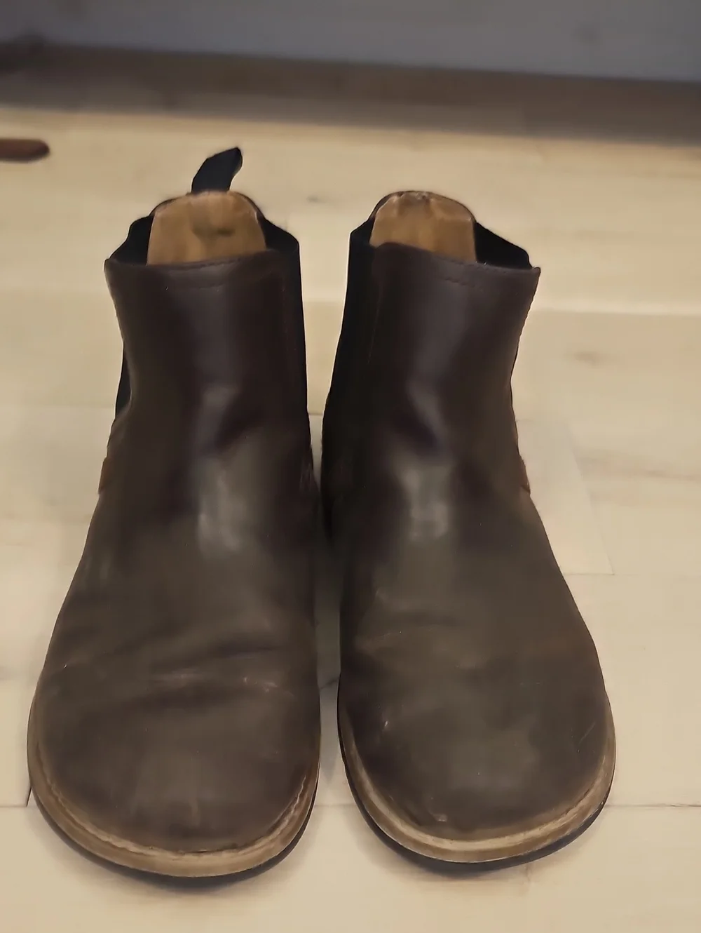 Men's Xero Brown Leather Boots - Classic Slip-On Style